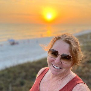 Meet your Posher, Jolane